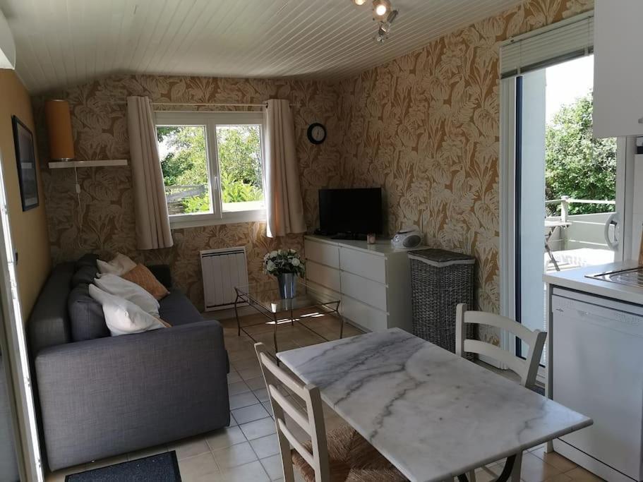 Dependance Au Calme Dans Notre Jardin Saint-Aubin-Des-Preaux Exterior foto