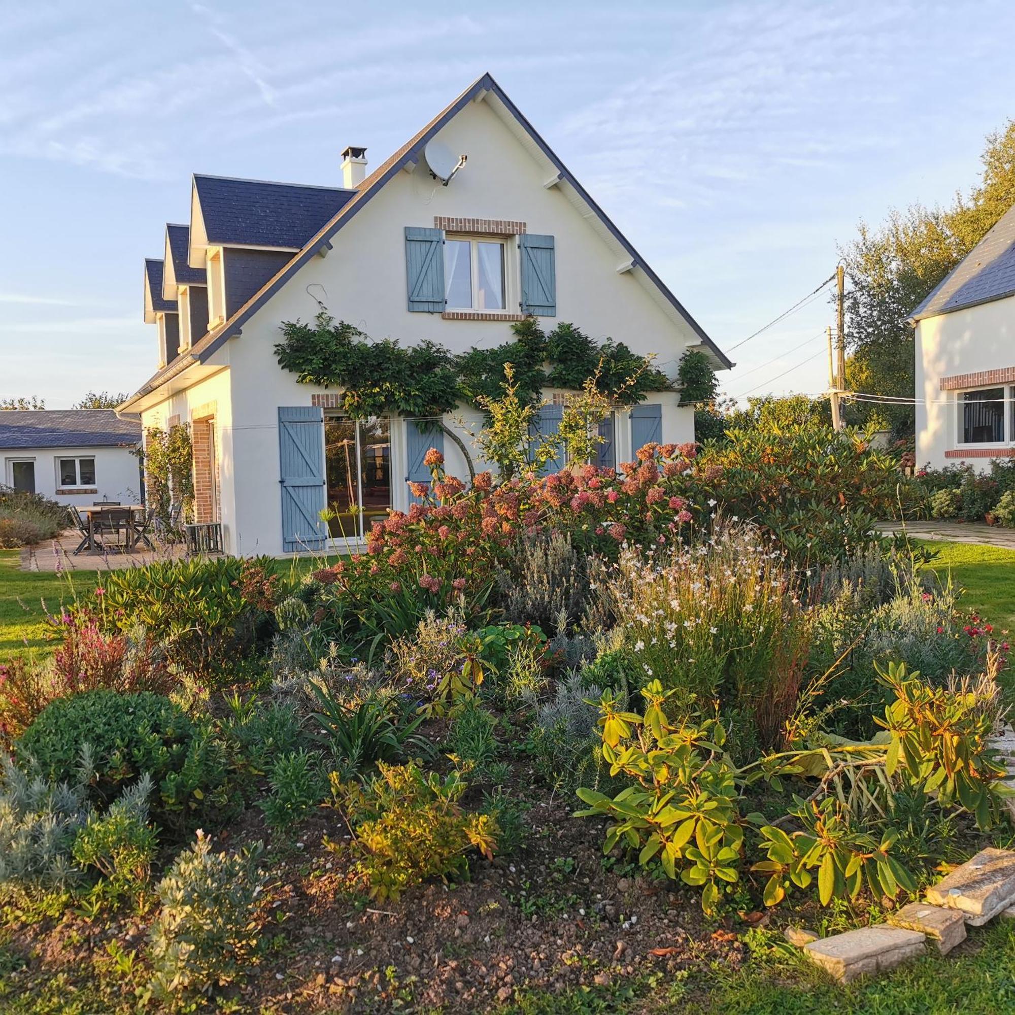 Dependance Au Calme Dans Notre Jardin Saint-Aubin-Des-Preaux Exterior foto